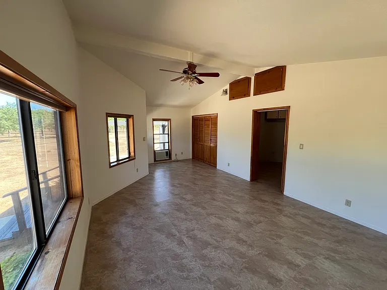 9068 Troxel Rd — Photo 11