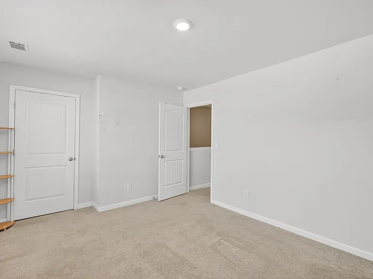 140 Cecil Rd — Photo 15