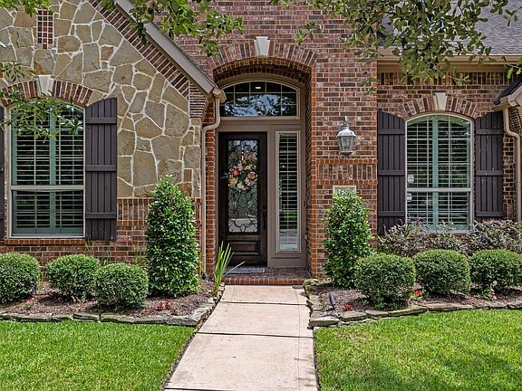 3rd image of 11912 Linden Walk Ln