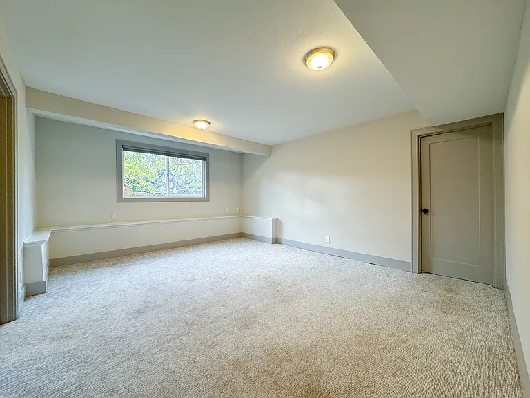 5657 23rd Ave SW — Photo 18