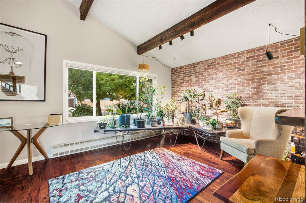 401 Orilla Del Lago