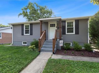 619 11th St, Charleston, IL 61920