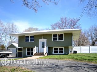 297 Old Town Rd, East Setauket, NY 11733