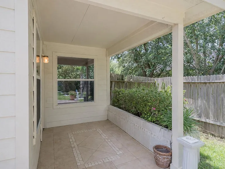 6430 Binalong Dr — Photo 14