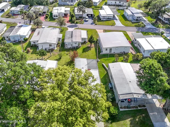 6124 Crestview Ln, Zephyrhills, FL 33542