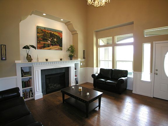 3rd image of 10913 Bingham Ave E