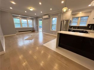 215-06 40th Ave, Bayside, NY 11361