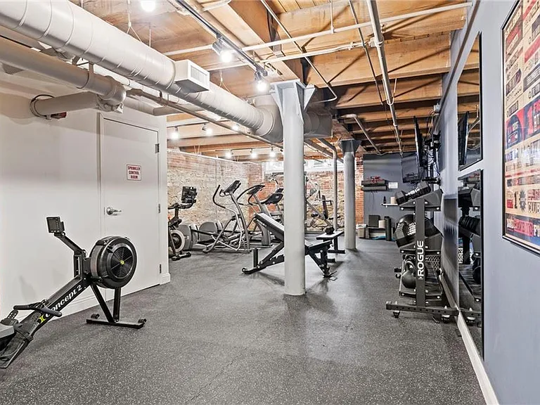 700 Broadway Blvd #508 — Photo 22
