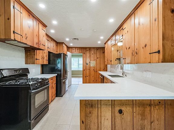 3rd image of 5450 Stillbrooke Dr