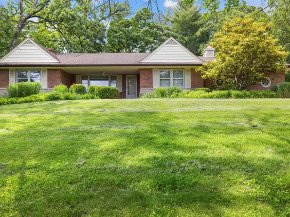 18 Zinzer Ct, Saint Louis, MO 63123
