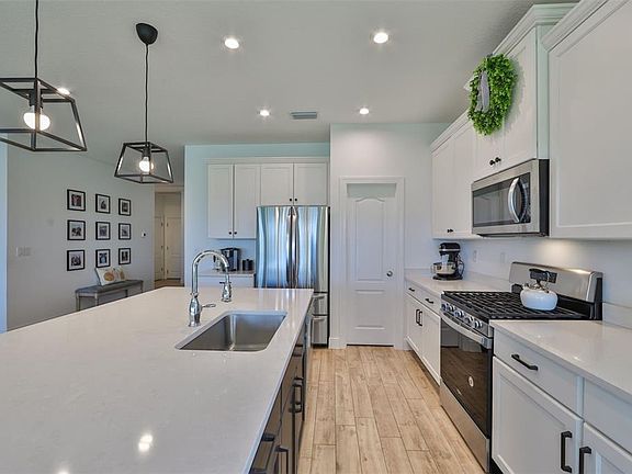 4th image of 5904 Silver Sun Dr