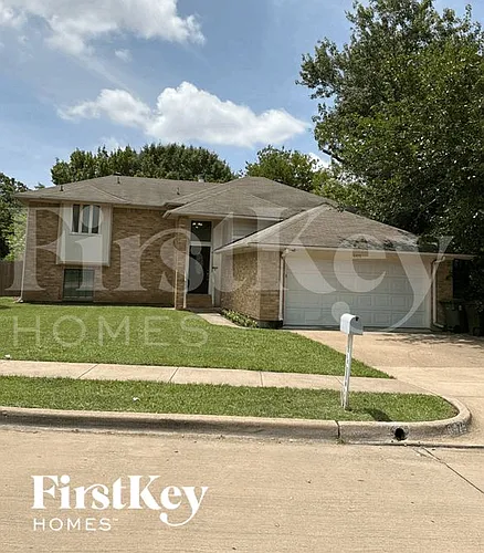 6476 Sudbury Way Photo 1
