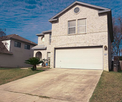 2nd image of 5623 Lovett Oaks