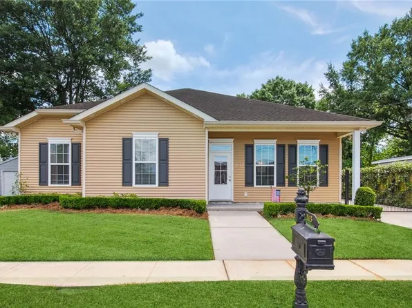 2413 Lloyds Ave, Chalmette, LA 70043