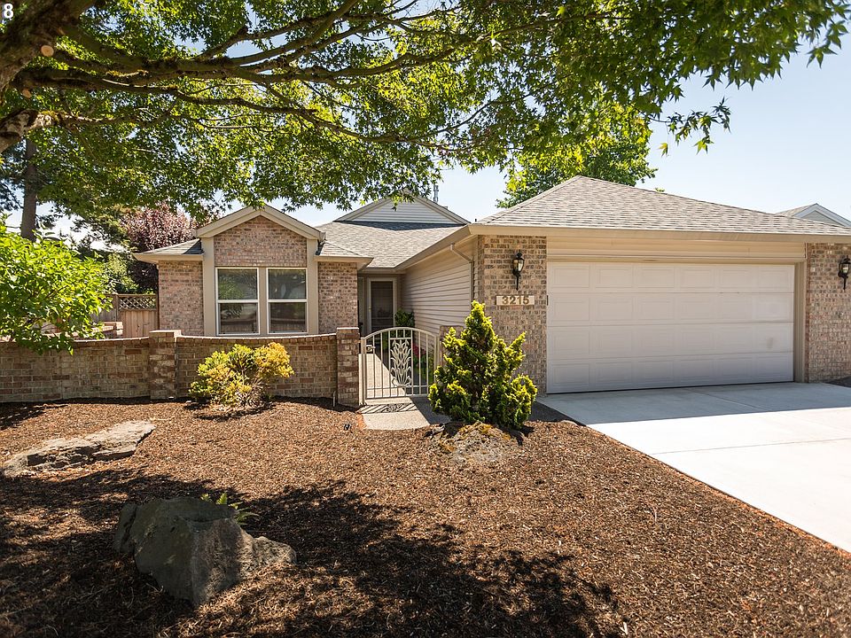 1st image of 3215 SE Spyglass Dr