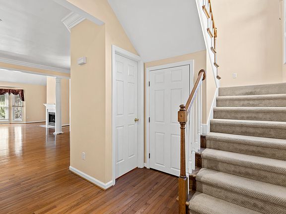 3rd image of 1012 Highlands Dr