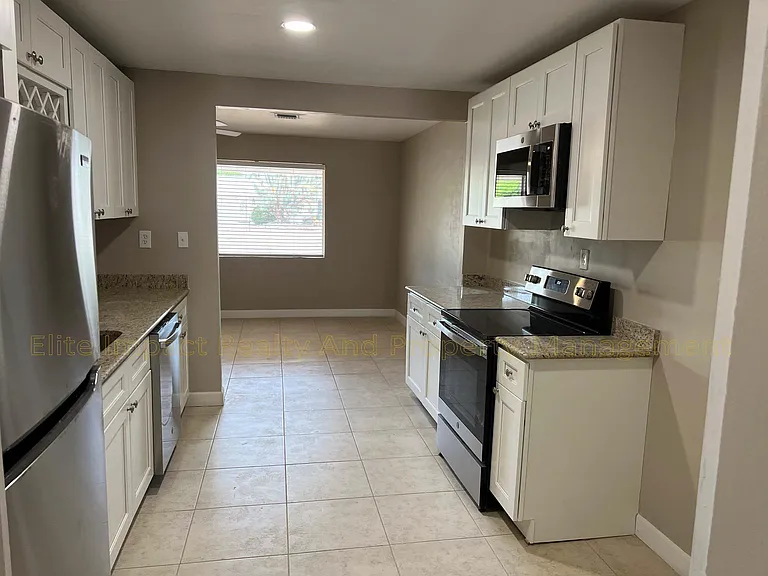 2637 N Wilson Ave — Photo 5