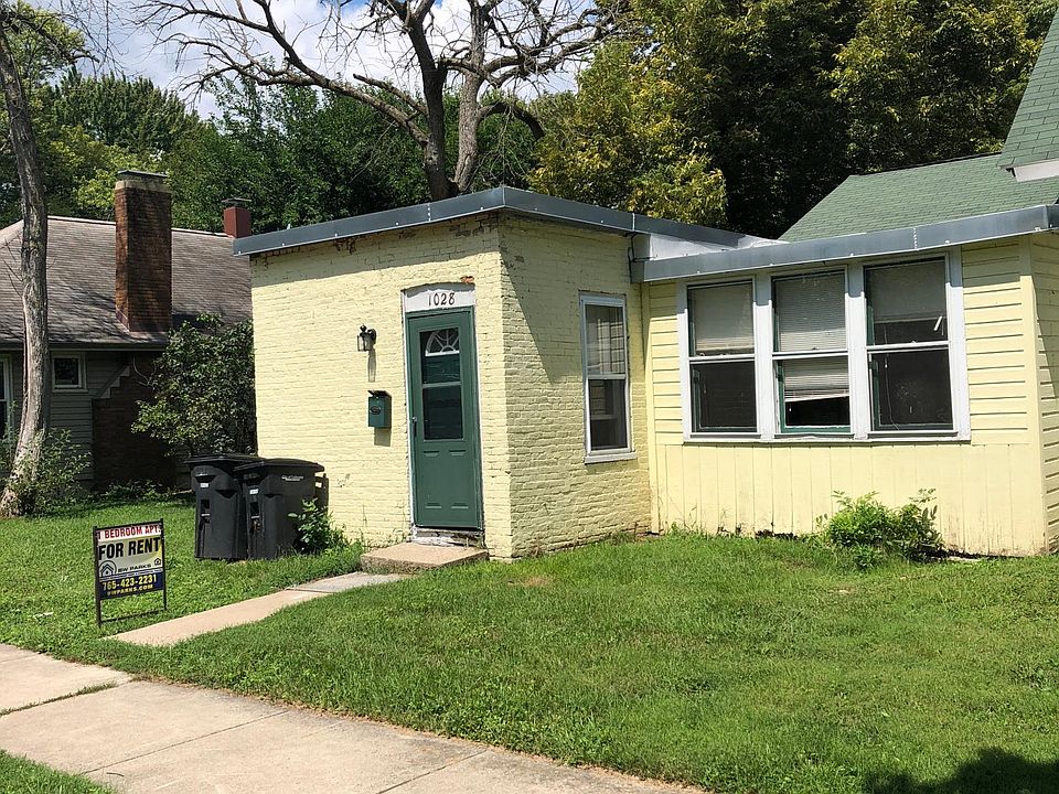 2nd image of 1028 Roberts St