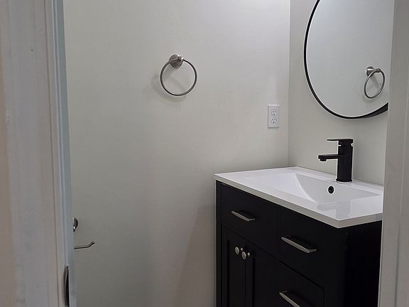 3rd image of 520 Brown St #101