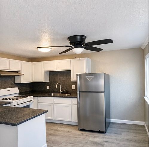 1st image of 230 N 4th Ave #102