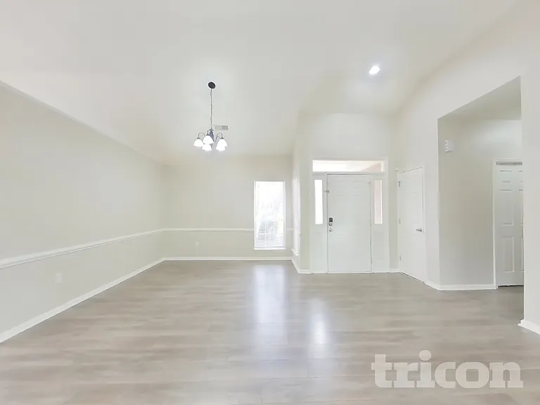 11901 Harris Pointe Dr — Photo 3