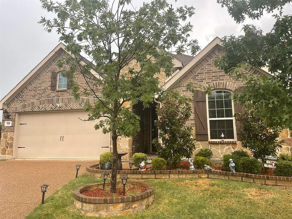 329 Prairie Ridge Ln