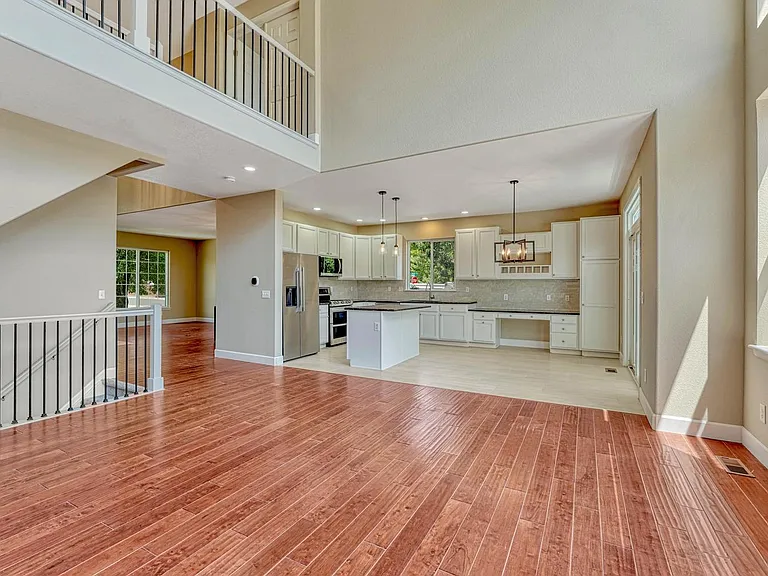 10202 Nickolas Ave — Photo 3