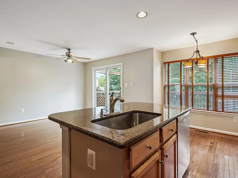 6733 Sullivan Way — Photo 15
