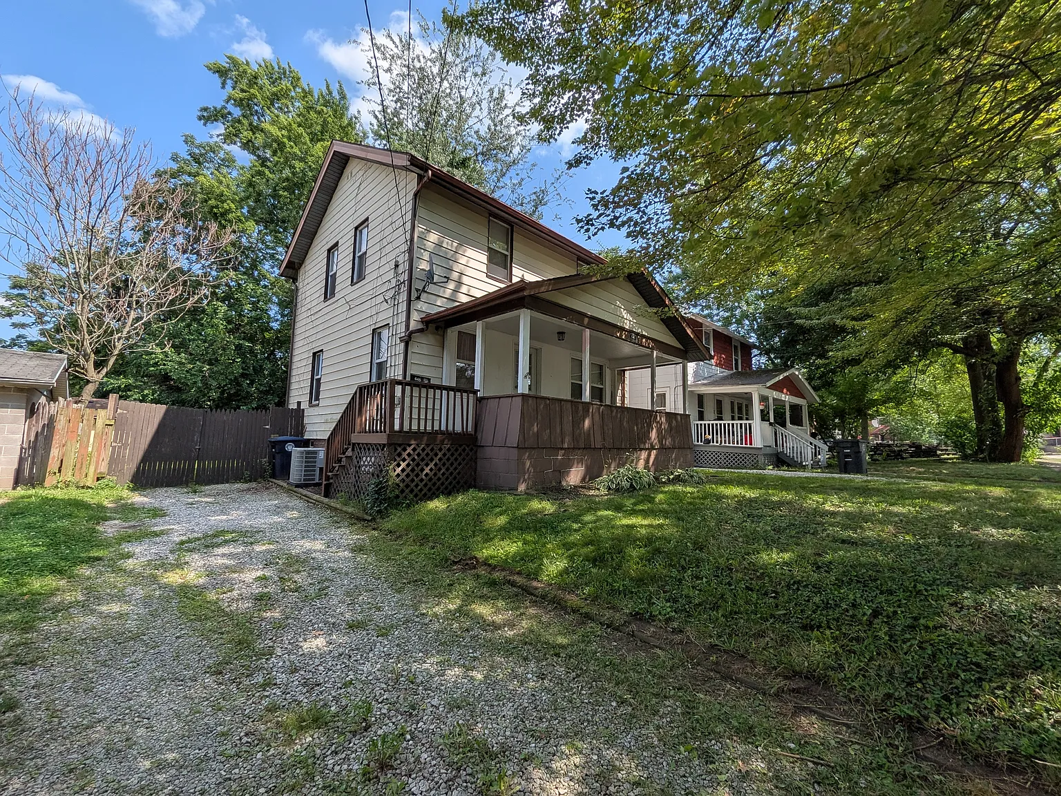 3 bed, 1056 sqft, $1,300 — Photo 1