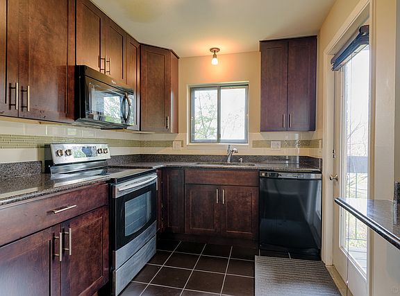2nd image of 1116 Prescott Dr APT 2D