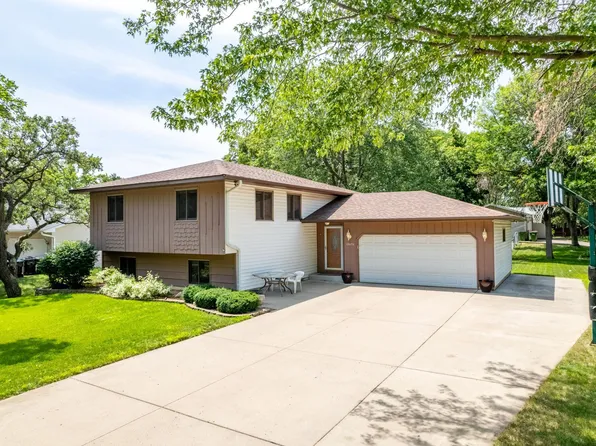 12070 Ilex St NW, Coon Rapids, MN 55448