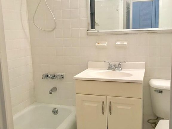 2nd image of 224 E 60th St APT 7G