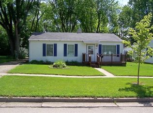 1849 Sun Valley Dr, Beloit, WI 53511