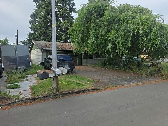 5th image of 11911 NE 79th St