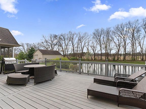 5th image of 53785 Blue Lake Dr