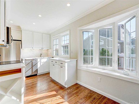 4th image of 190 Brendan Ave