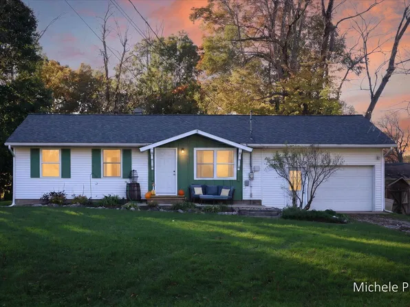 2110 Maple Ln, Hastings, MI 49058