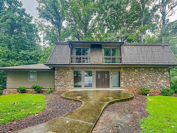 4623 Huntridge Dr NE, Roswell, GA 30075