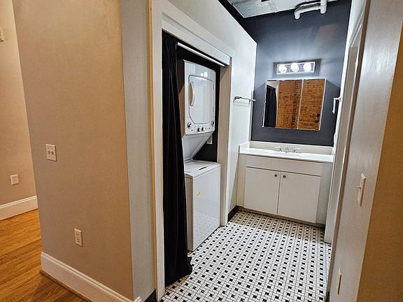 5th image of 1417 Market St APT 36