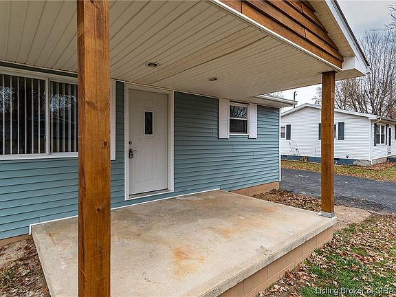 3rd image of 1222 W Kenwood Drive