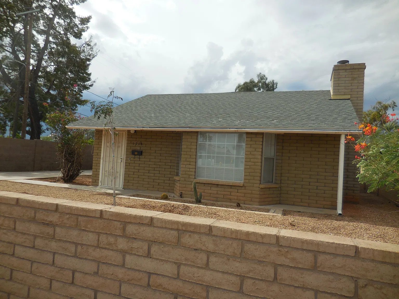 3 bed, 1807 sqft, $2,300 — Photo 2