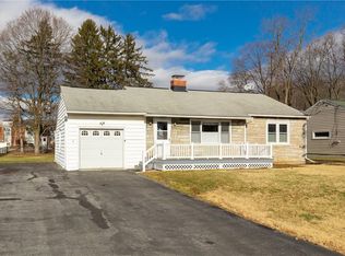 15 Field Ct, Poughkeepsie, NY 12601