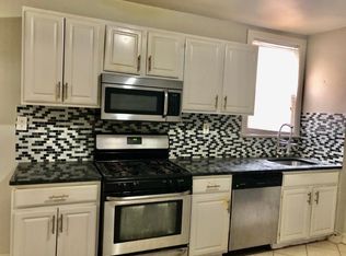 55 Dwight St #1W, Jersey City, NJ 07305