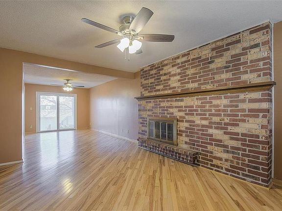 5th image of 10105 W 96th Ter