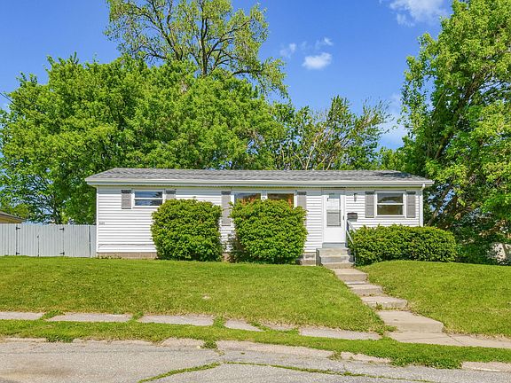 2nd image of 2621 Pebble Dr