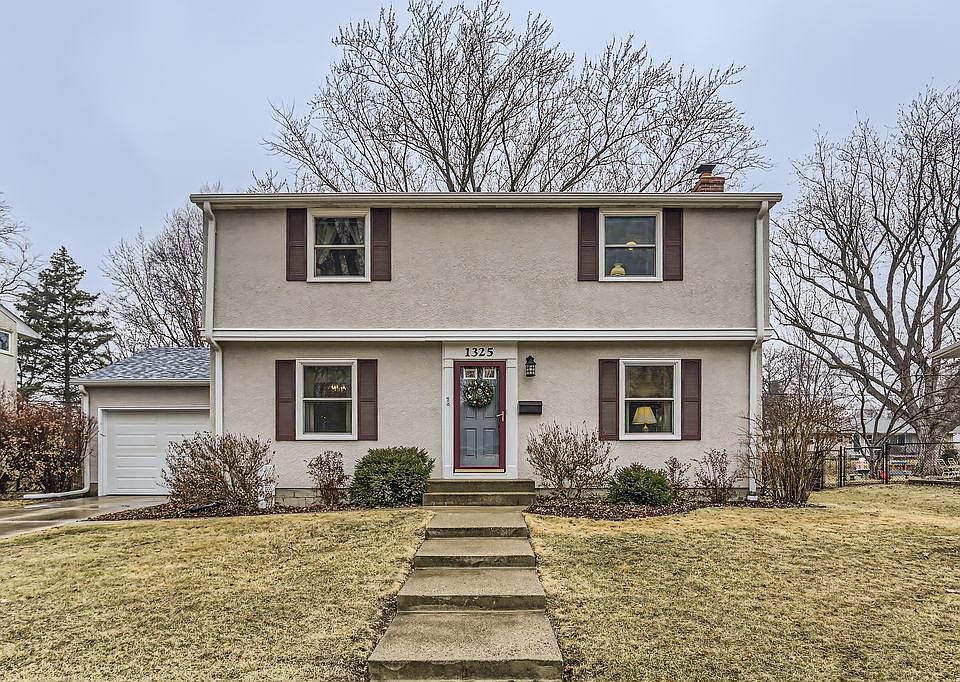 1st image of 1325 Manomin Ave