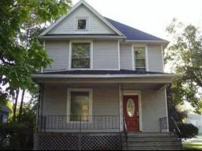 692 S Evergreen Ave photo 1