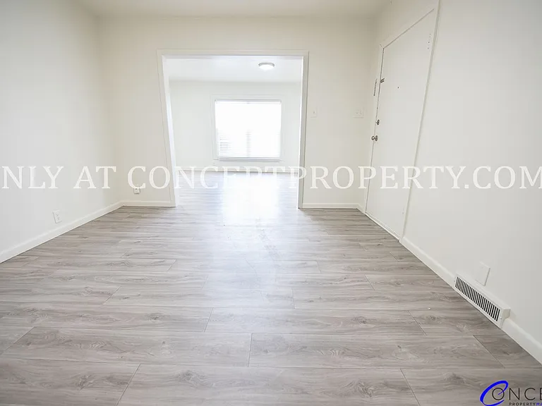 Ponderosa — Photo 164