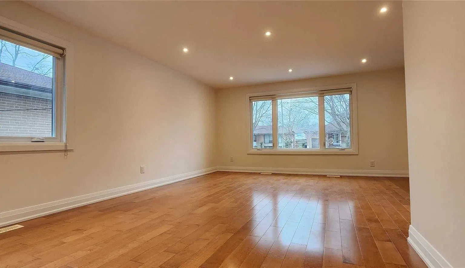 5 bed, 1100 sqft, $5,450 — Photo 4