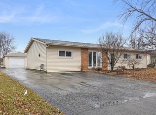 10252 Hilltop Dr, Orland Park, IL 60462